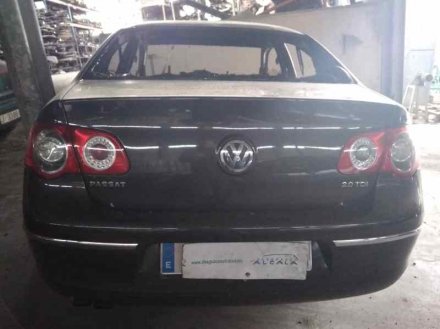 Vehiculo en el desguace: VOLKSWAGEN PASSAT BERLINA (3C2) Advance