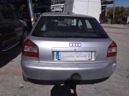 Vehiculo en el desguace: AUDI A3 (8L) 1.9 TDI Ambiente