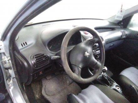 Vehiculo en el desguace: PEUGEOT 206 BERLINA 1.4