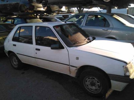 Vehiculo en el desguace: PEUGEOT 205 BERLINA 1.8 D Mito