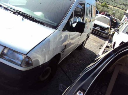 Vehiculo en el desguace: PEUGEOT EXPERT KOMBI Confort acristaldo (5 asientos)