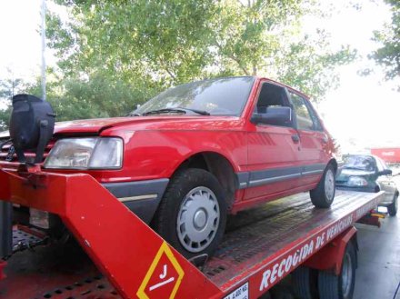 Vehiculo en el desguace: PEUGEOT 309 Best Line Automático