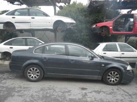 Vehiculo en el desguace: VOLKSWAGEN PASSAT BERLINA (3B3) Advance