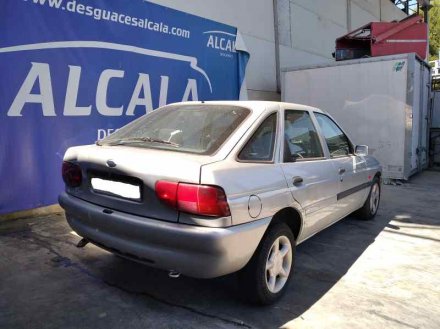 Vehiculo en el desguace: FORD ESCORT BERL./TURNIER Básico Berlina