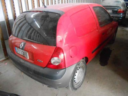 Vehiculo en el desguace: RENAULT CLIO II FASE II (B/CB0) Billabong