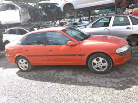 Vehiculo en el desguace: OPEL VECTRA B BERLINA Básico (1999->)