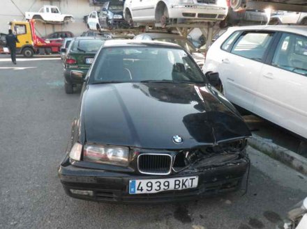 Vehiculo en el desguace: BMW SERIE 3 BERLINA (E36) 316i