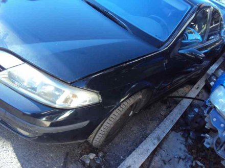 Vehiculo en el desguace: RENAULT LAGUNA II (BG0) Authentique