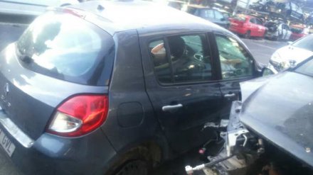 Vehiculo en el desguace: RENAULT CLIO III Expression