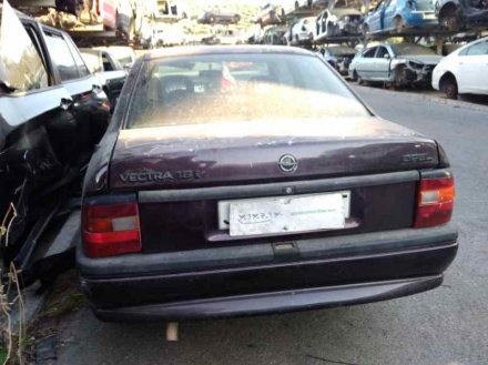 Vehiculo en el desguace: OPEL VECTRA A CD