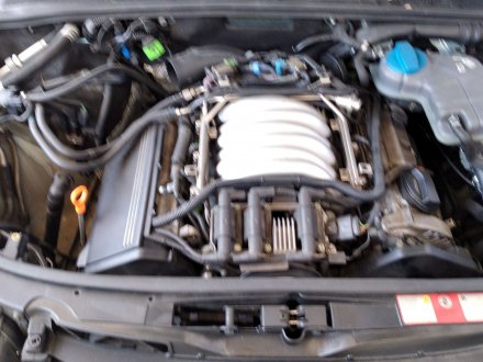 Vehiculo en el desguace: AUDI A4 BERLINA (8E) 2.4 V6 30V CAT (BDV)