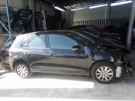 Vehiculo en el desguace: VOLKSWAGEN GOLF VI (5K1) Advance