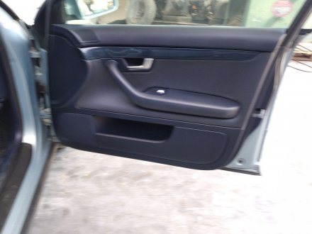 Vehiculo en el desguace: AUDI A4 BERLINA (8E) 2.4 V6 30V CAT (BDV)