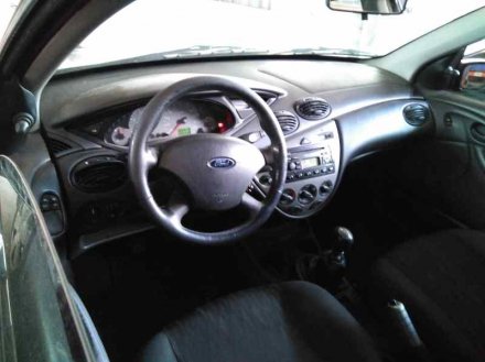 Vehiculo en el desguace: FORD FOCUS BERLINA (CAK) Ambiente