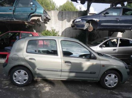 Vehiculo en el desguace: RENAULT CLIO II FASE II (B/CB0) Authentique