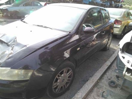 Vehiculo en el desguace: FIAT STILO (192) 1.9 JTD 115