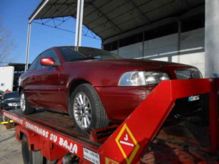 Vehiculo en el desguace: VOLVO C70 COUPE 2.5 T / 2.4 T