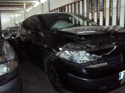 Vehiculo en el desguace: RENAULT MEGANE II BERLINA 5P Confort Authentique