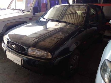 Vehiculo en el desguace: FORD FIESTA BERLINA Ghia