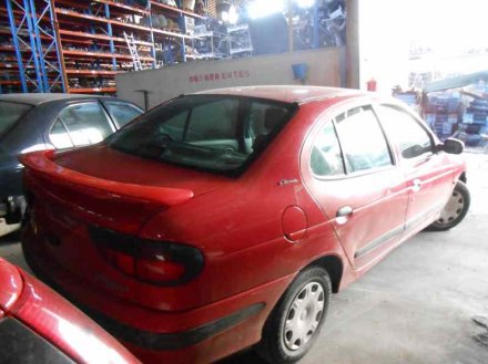 Vehiculo en el desguace: RENAULT MEGANE I CLASSIC (LA0) 1.9 D Europa