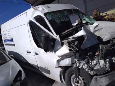 Vehiculo en el desguace: RENAULT MASTER KOMBI L1H1 3,0t