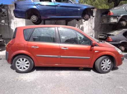 Vehiculo en el desguace: RENAULT SCENIC II i- Music