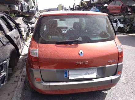 Vehiculo en el desguace: RENAULT SCENIC II i- Music