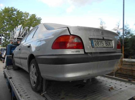 Vehiculo en el desguace: TOYOTA AVENSIS BERLINA (T 22) 2.0 TD Luna (5-ptas.)