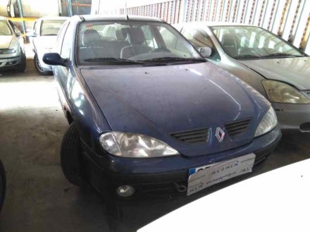 Vehiculo en el desguace: RENAULT MEGANE I FASE 2 BERLINA (BA0) 1.9 D Authentique