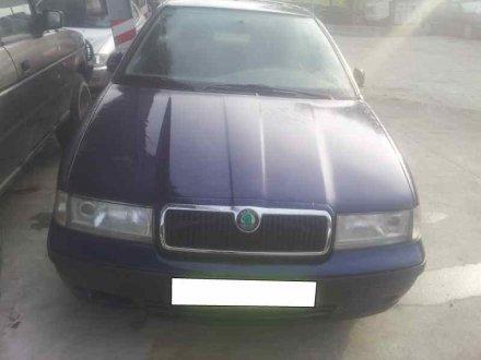 Vehiculo en el desguace: SKODA OCTAVIA BERLINA (1U2) 1.6 GLX (74kW)