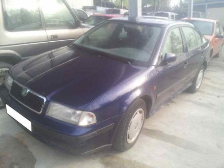 Vehiculo en el desguace: SKODA OCTAVIA BERLINA (1U2) 1.6 GLX (74kW)