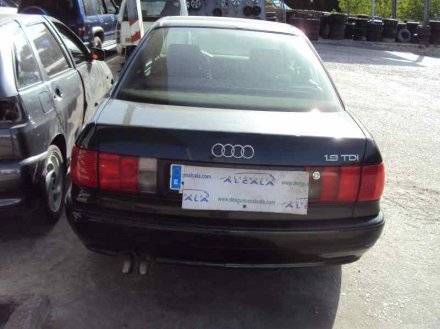 Vehiculo en el desguace: AUDI 80 AVANT Básico Berlina