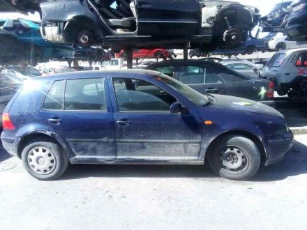 Vehiculo en el desguace: VOLKSWAGEN GOLF IV BERLINA (1J1) Básico