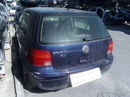 Vehiculo en el desguace: VOLKSWAGEN GOLF IV BERLINA (1J1) Básico