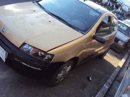 Vehiculo en el desguace: FIAT PUNTO BERLINA (188) 1.2 8V