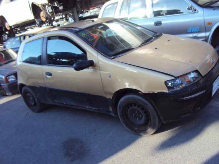 Vehiculo en el desguace: FIAT PUNTO BERLINA (188) 1.2 8V