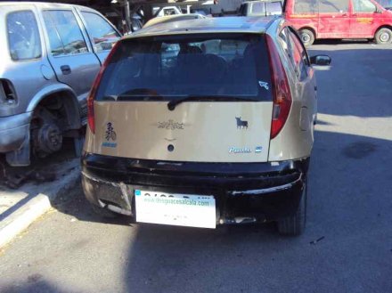 Vehiculo en el desguace: FIAT PUNTO BERLINA (188) 1.2 8V