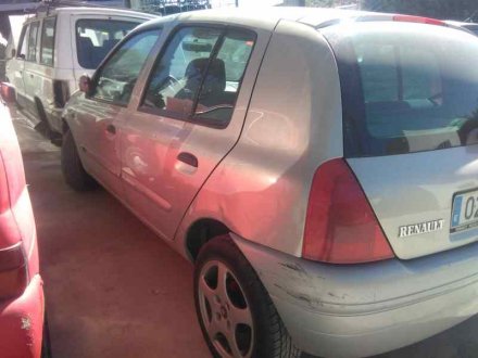 Vehiculo en el desguace: RENAULT CLIO II FASE I (B/CBO) 1.2