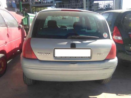 Vehiculo en el desguace: RENAULT CLIO II FASE I (B/CBO) 1.2