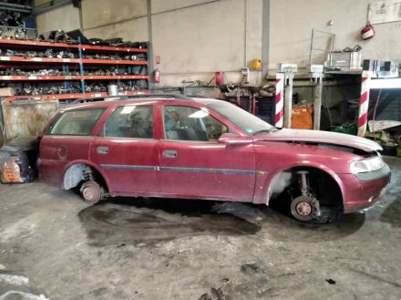 Vehiculo en el desguace: OPEL VECTRA B CARAVAN Básico (1999->)