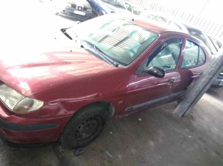 Vehiculo en el desguace: RENAULT MEGANE I CLASSIC (LA0) 1.4e RN