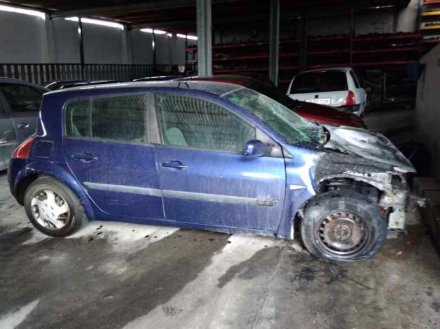 Vehiculo en el desguace: RENAULT MEGANE II BERLINA 3P Confort Authentique