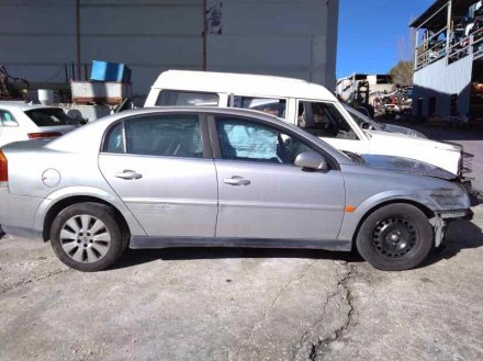 Vehiculo en el desguace: OPEL VECTRA C BERLINA Club