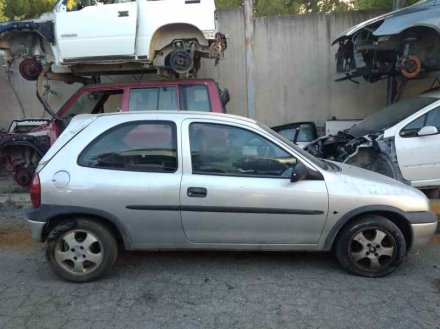 Vehiculo en el desguace: OPEL CORSA B Edition 2000