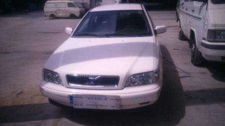 Vehiculo en el desguace: VOLVO S40 BERLINA 1.8 16V