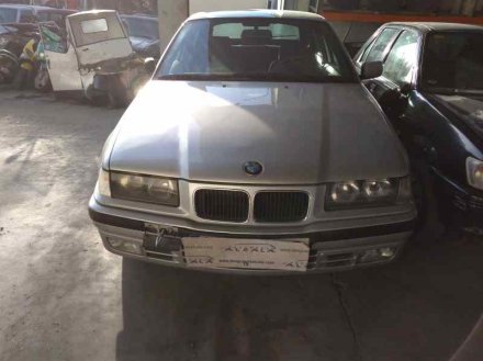 Vehiculo en el desguace: BMW SERIE 3 BERLINA (E36) 318tds