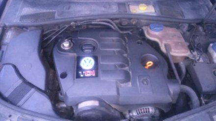 Vehiculo en el desguace: VOLKSWAGEN PASSAT BERLINA (3B3) Comfortline