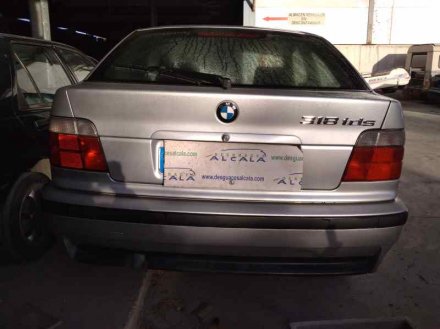 Vehiculo en el desguace: BMW SERIE 3 BERLINA (E36) 318tds