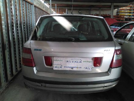Vehiculo en el desguace: FIAT STILO (192) 1.9 JTD 115