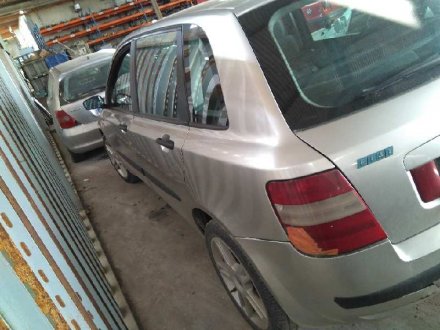 Vehiculo en el desguace: FIAT STILO (192) 1.9 JTD 115